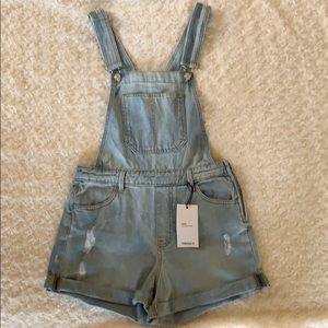 Forever 21 Overall Jean shorts NWT distressed